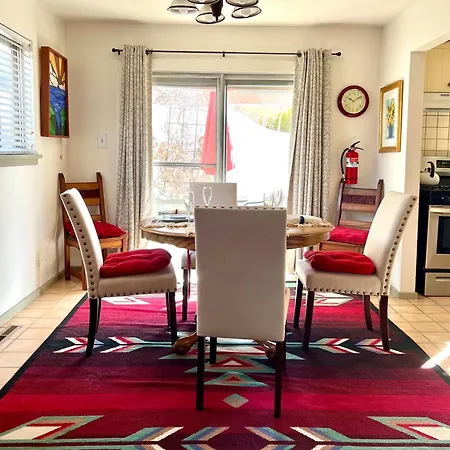 Downtown Historic East-side Coyote House 2b 2ba Holiday home Santa Fe