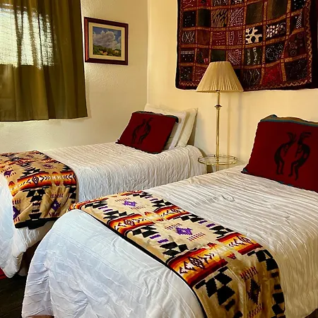 Downtown Historic East-side Coyote House 2b 2ba * Santa Fe