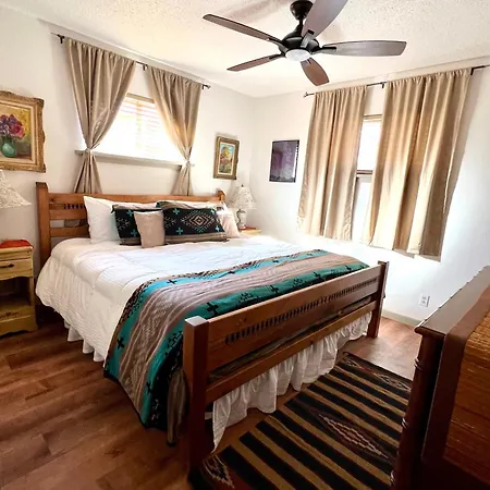 Holiday home Downtown Historic East-side Coyote House 2b 2ba *