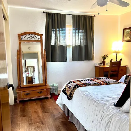 Downtown Historic East-side Coyote House 2b 2ba *
